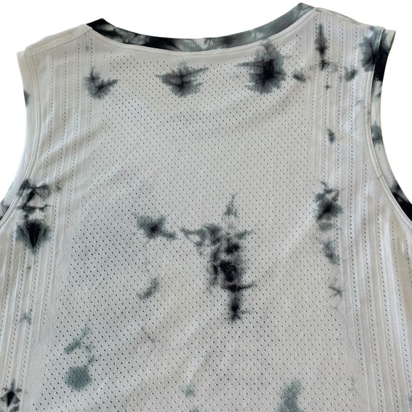 Lululemon Train to Be Tank Shibori Black Coal Tie Dye Seamless Sz 12-14 - Picture 3 of 5